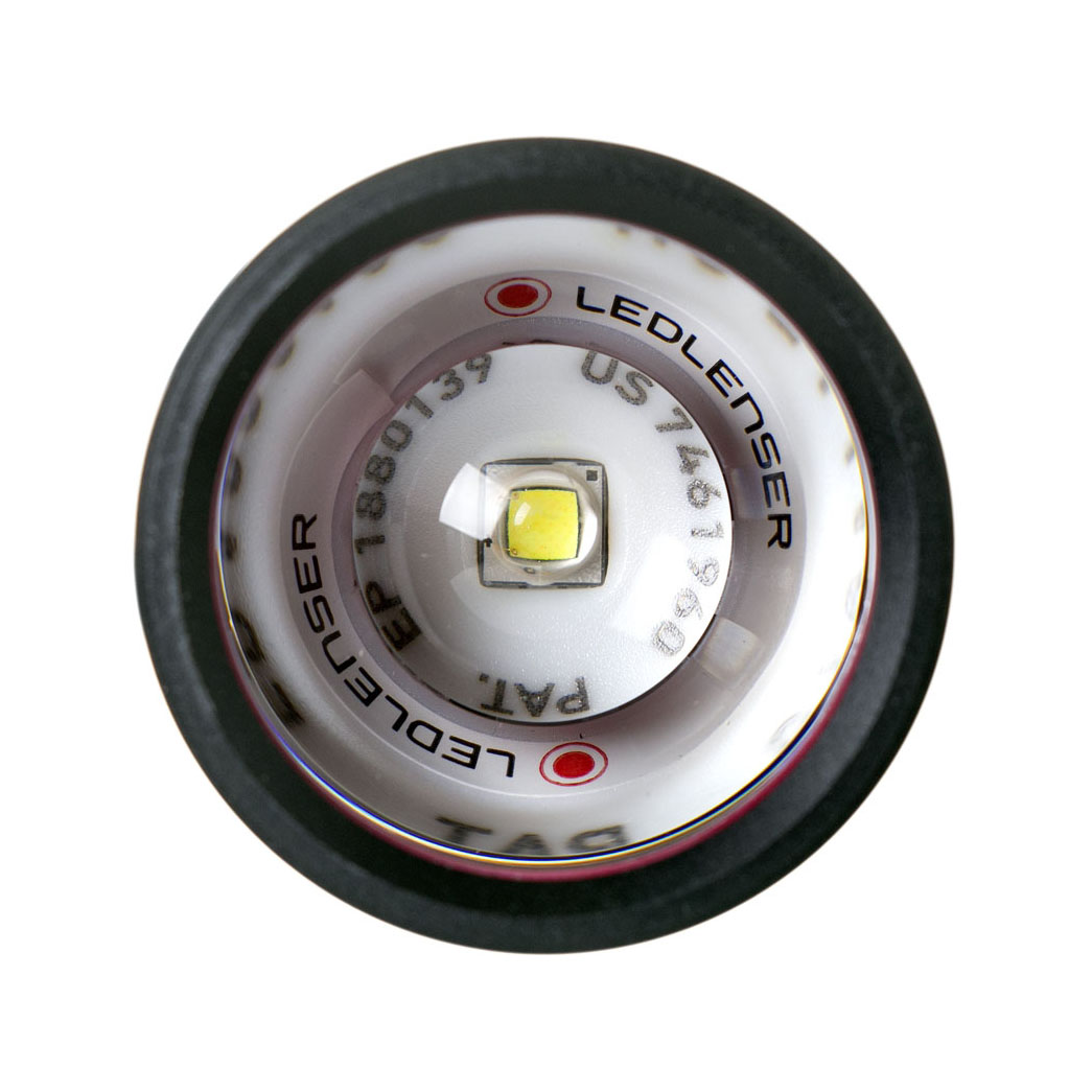Lanterna LEDLENSER P7 CORE 450lm raza luminoasa 300m 