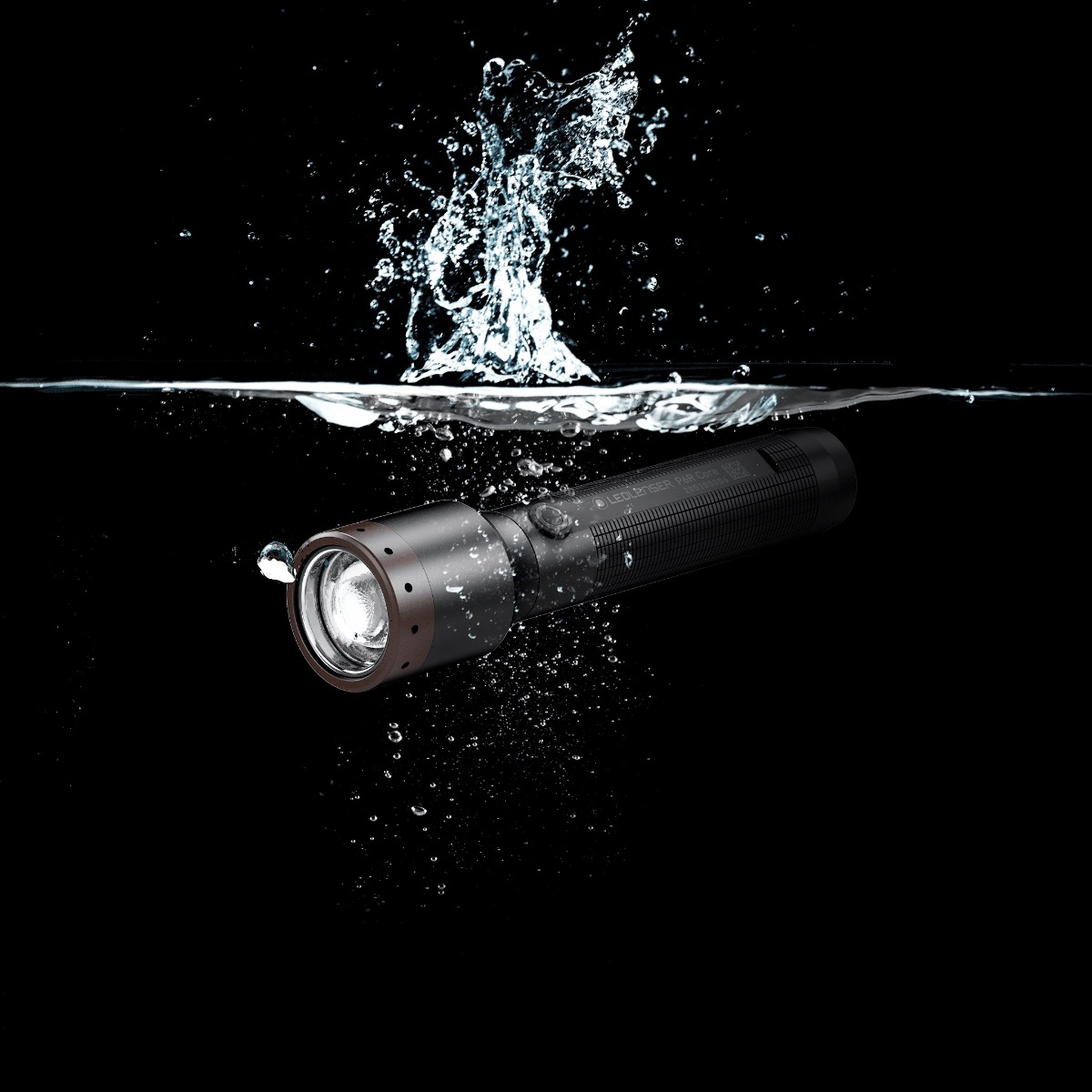 Lanterna LEDLENSER P6R CORE Reincarcabila 900lm raza luminoasa 240m
